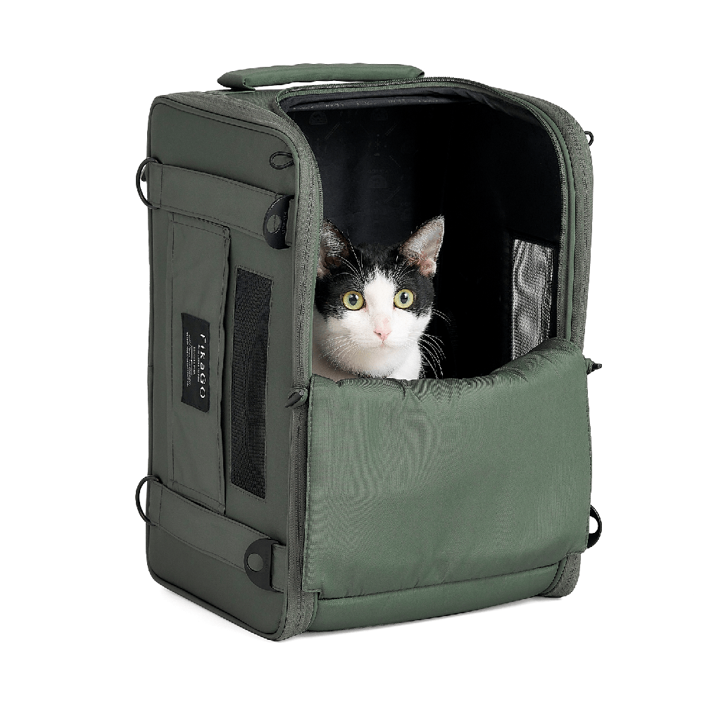 FikaGO TRUFFLE PLUS pet carrier can be used as a front-facing backpack with a cat in vintage green