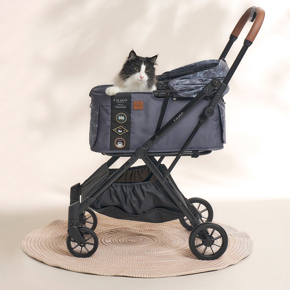 FikaGO FREE TO GO 2 pet stroller with a cat in front view in avenue59
